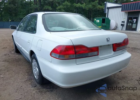 2002 Honda Accord 3.0 Lx из США, поврежденный, VIN 1HGCG164X2A028072